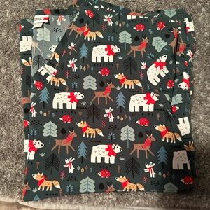 Women’s printed scrub top